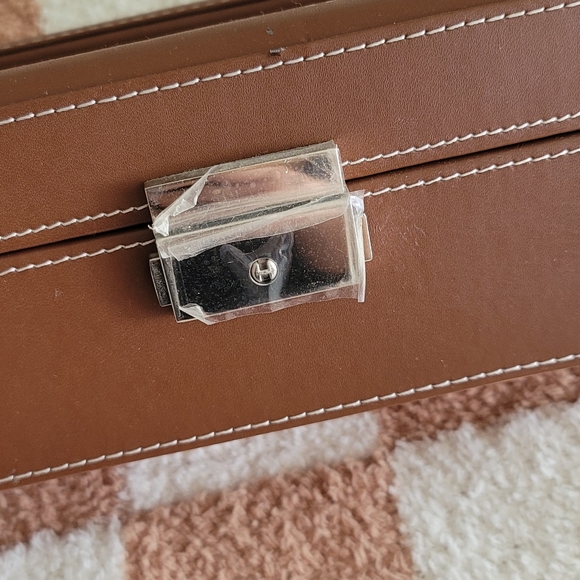 Watch Case - Picture 8 of 10